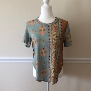 Anthropologie Bohemian Patterned Shortsleeved Shirt Size Small EUC